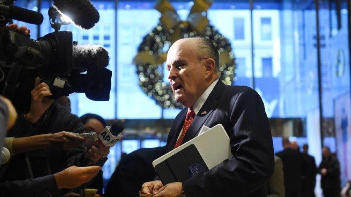 Giuliani ha recibido críticas tras revelar que pedirá a otro país, Ucrania, que promueva una investigación.-AFP