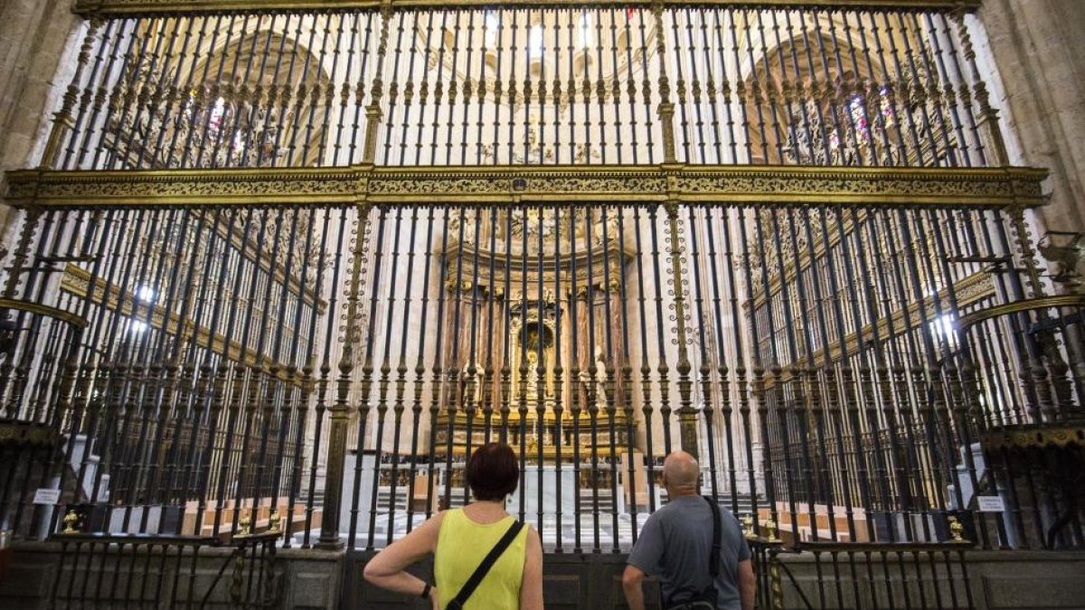Restauración del Altar Mayor de la Catedral de Segovia.-ICAL