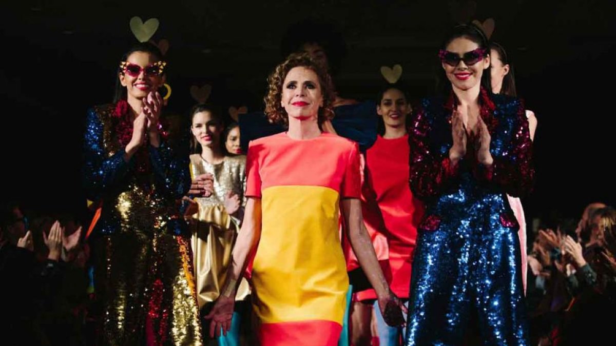 Ágatha Ruiz de la Prada presentó este miércoles en Nueva York su propuesta femenina para la próxima temporada otoño/invierno.-EFE