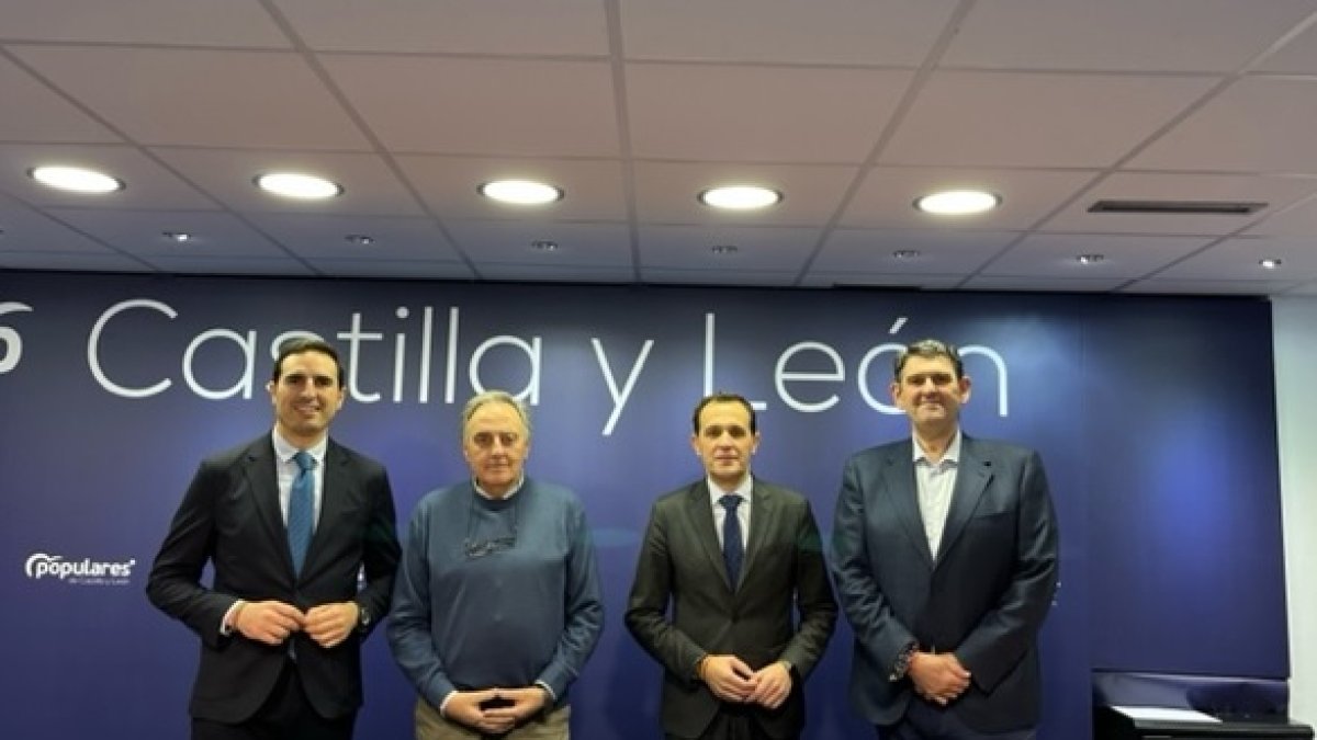 Guzmán Gómez, Avelino Álvarez, Conrado Íscar y Juan José de la Fuente.-E. M.