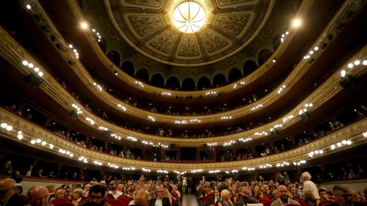 Teatro Calderón durante la gala de clausura de la SEMINCI.-ICAL