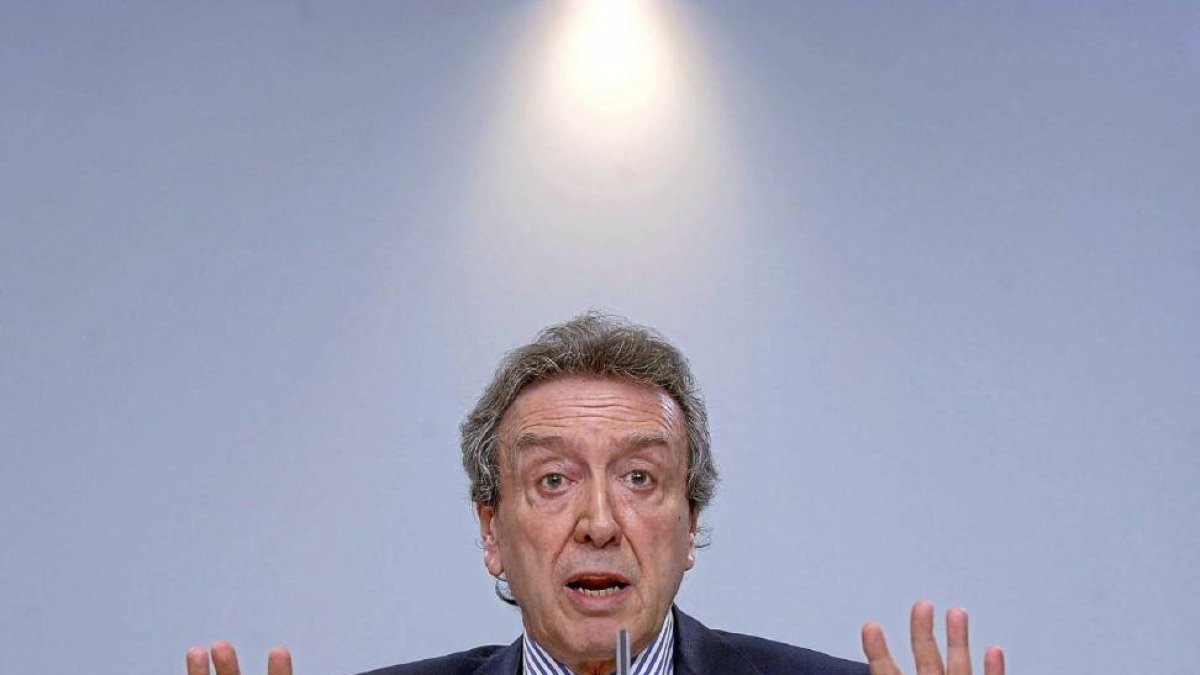 El consejero de la Presidencia y portavoz de la Junta, ayer en la rueda de prensa tras el Consejo de Gobierno-Ical