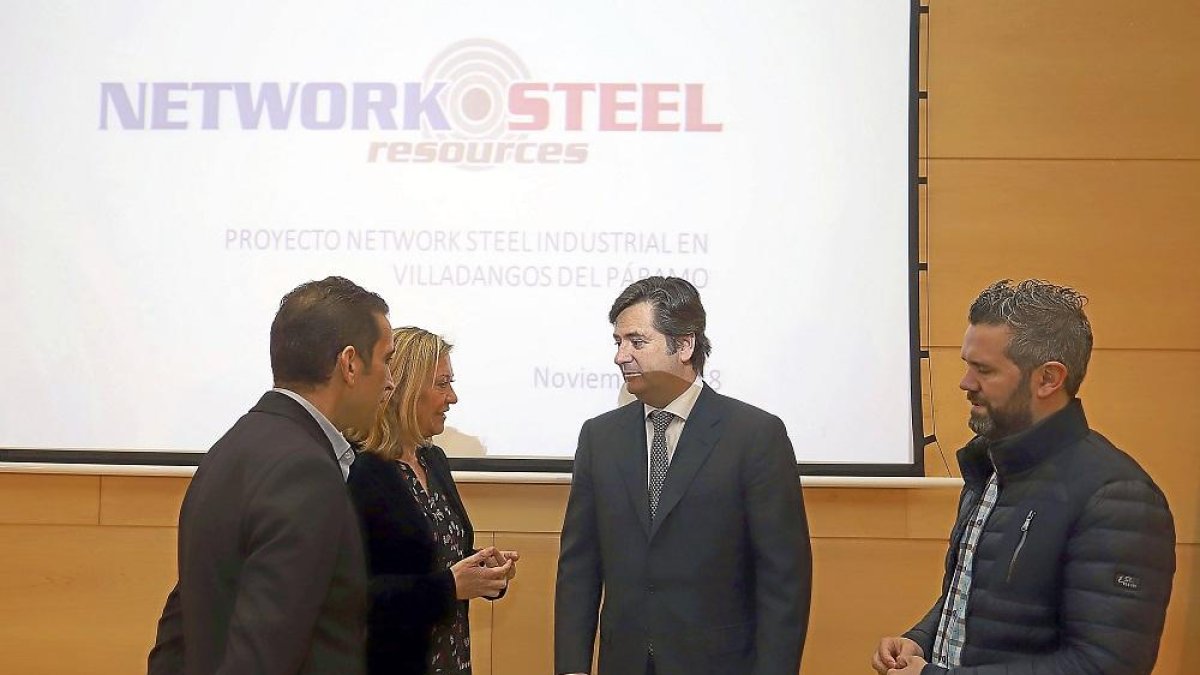 Vicente Andrés, Pilar del Olmo, Óscar Heckh y Raúl Santa Eufemia. durante la presentación del proyecto.-ICAL
