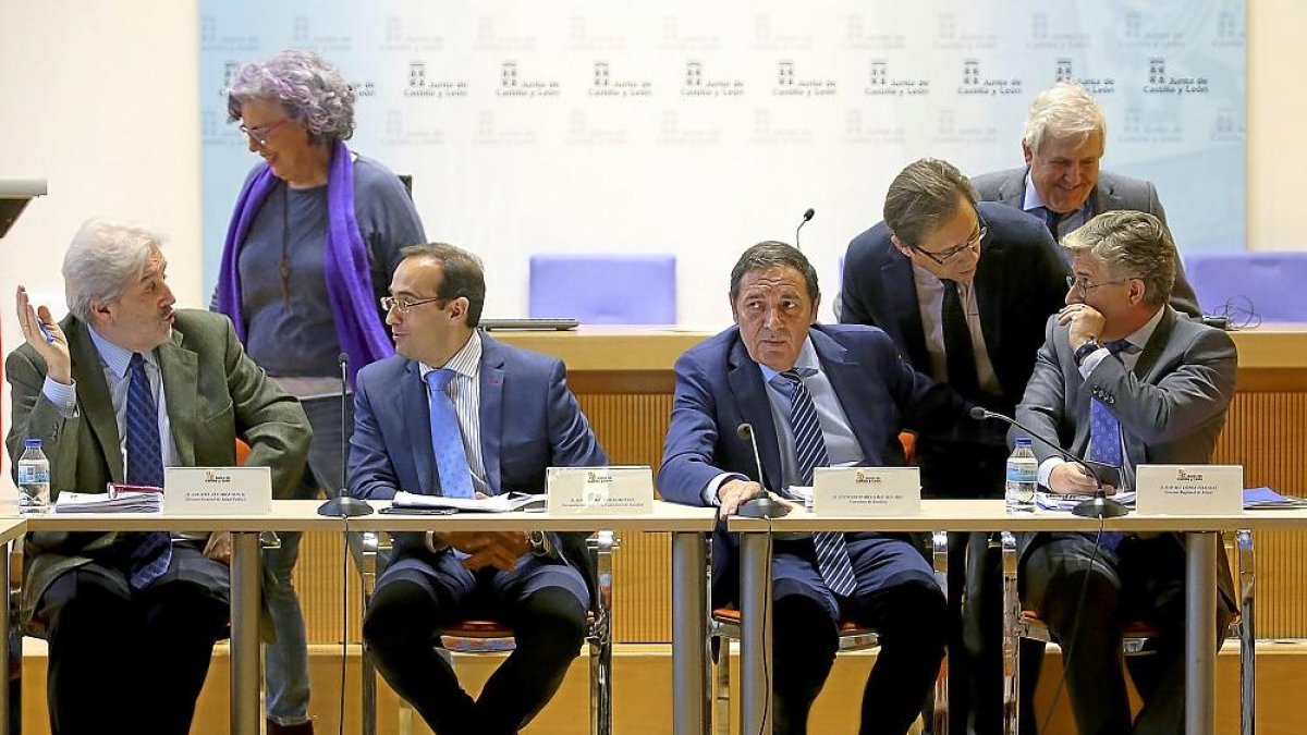 El consejero de Sanidad, Antonio María Sáez, preside el Consejo Castellano y Leonés de Salud.-ICAL