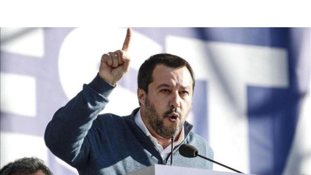Matteo Salvini, ministro del Interior, habla durante un acto político en la piazza del Popolo, en Roma, el pasado 8 de diciembre.-GIUSEPPE LAMI