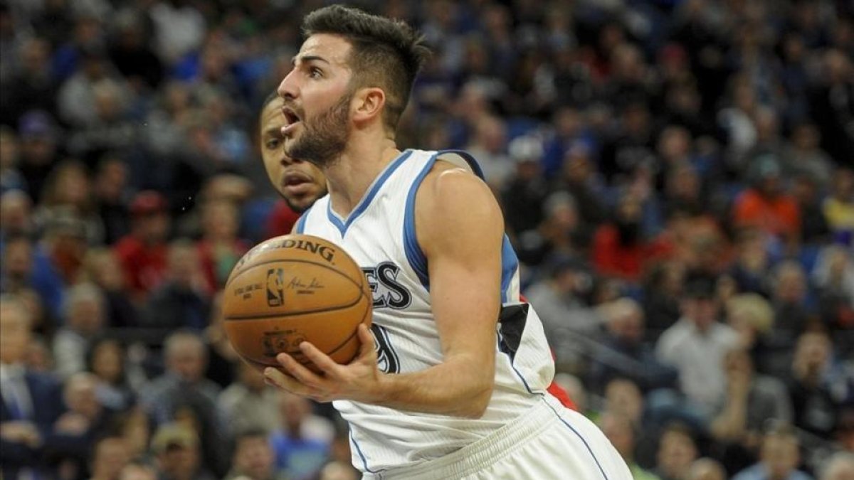 Ricky mostró su versión más efectiva con pases precisos para dar ventaja a sus compañeros.-EFE