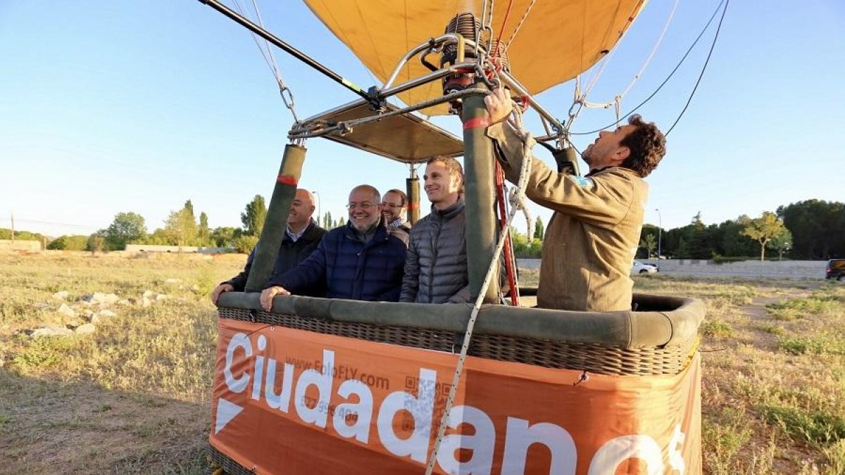 Igea paseó en globo por la mañana por los cielos de Ávila.-ICAL