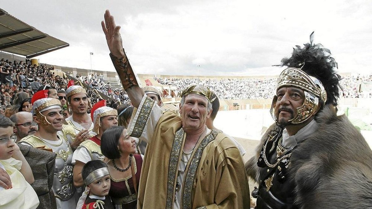 Recibimiento del César en el Circo Romano durante esta Fiesta que recibe miles de visitantes.-ICAL