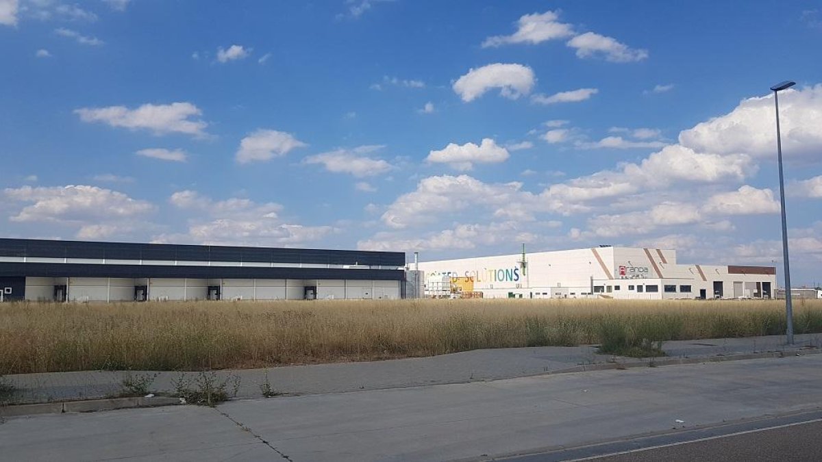 Instalaciones en el polígono de Prado Marina de Aranda Coated Solutions.-L. VELÁZQUEZ