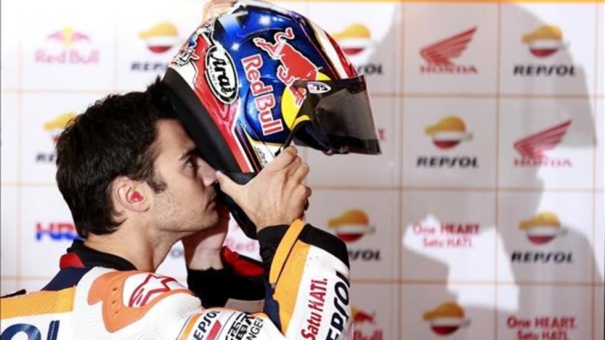 Dani Pedrosa, antes de iniciar el entrenamiento donde se ha lesionado en Japón.-AP/SHIZUO KAMBAYASHI