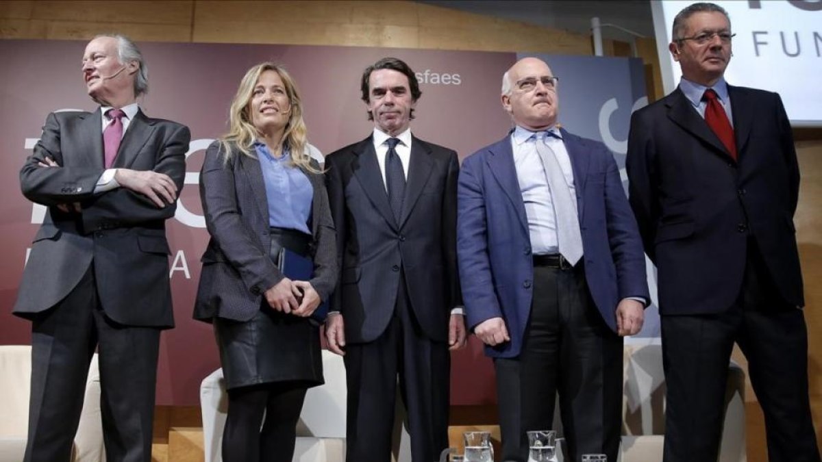 Josep Piqué, José María Aznar y Alberto Ruiz-Gallardón en el acto de FAES.-JOSÉ LUIS ROCA