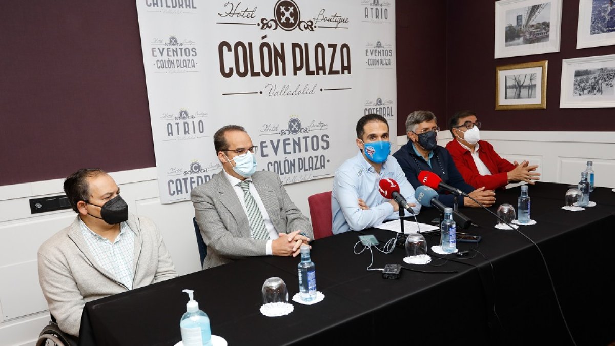 Rueda de prensa de los Clubes de élite de Castilla y León en la que comunican el pasado mes de junio la intención de solicitar ayuda a la Junta. / J. M. LOSTAU