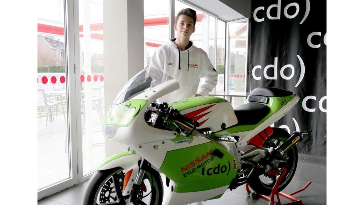 Cdo Covaresa presenta a Adrián Gómez, el motorista de 15 años al que apadrina, y que dispustará el Campeonato de Castilla y León en la categoría de Velocidad Criterium 125 cc-ICAL