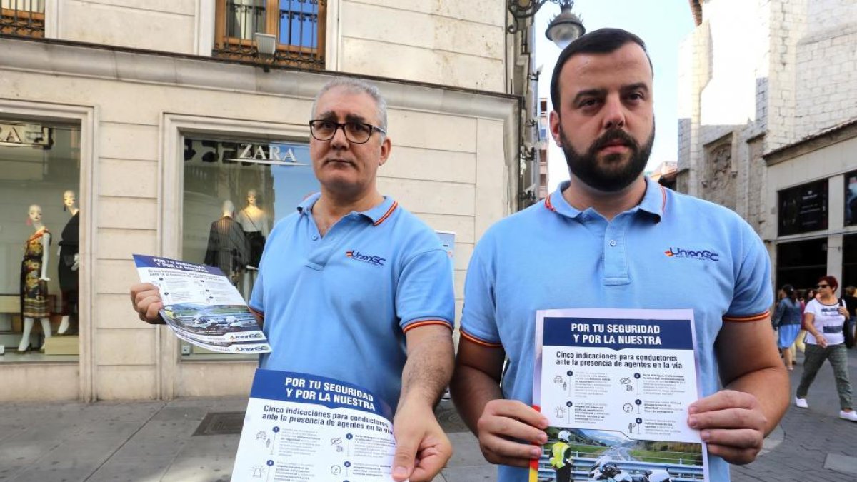 La Unión de Guardias Civiles presenta la campaña 'Por tu seguridad y por la nuestra' con el objetivo de reducir el número de atropellos de agentes de tráfico y sensibilizar a los conductores.-ICAL
