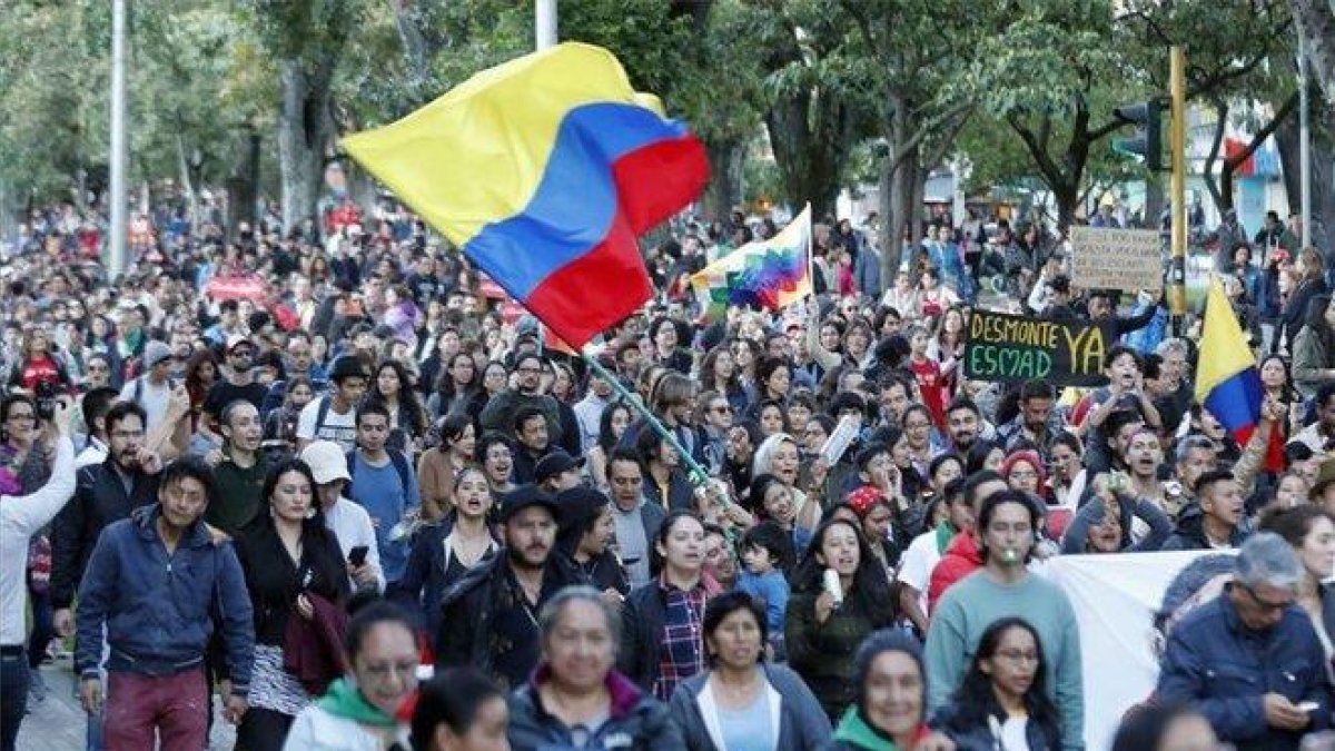 Protestas sociales en las principales ciudades de Colombia.-EFE
