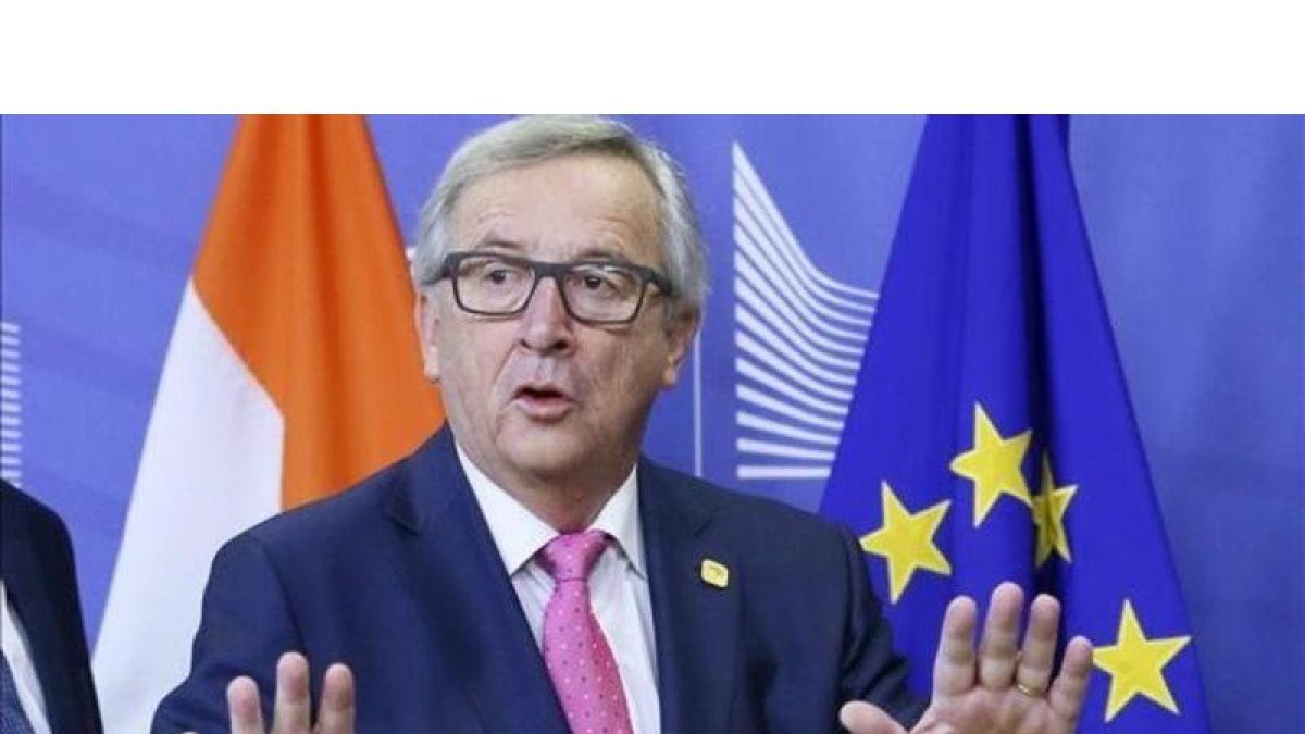 El presidente de la Comisión Europa, Jean-Claude Juncker, horas antes del inicio de la última cumbre europea del año 2016.-EFE / OLIVIER HOSLET