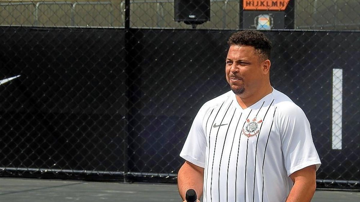 Ronaldo, durante la presentación de la camiset del Corinthians para la próxima temporada.-MARCELO BRAGA