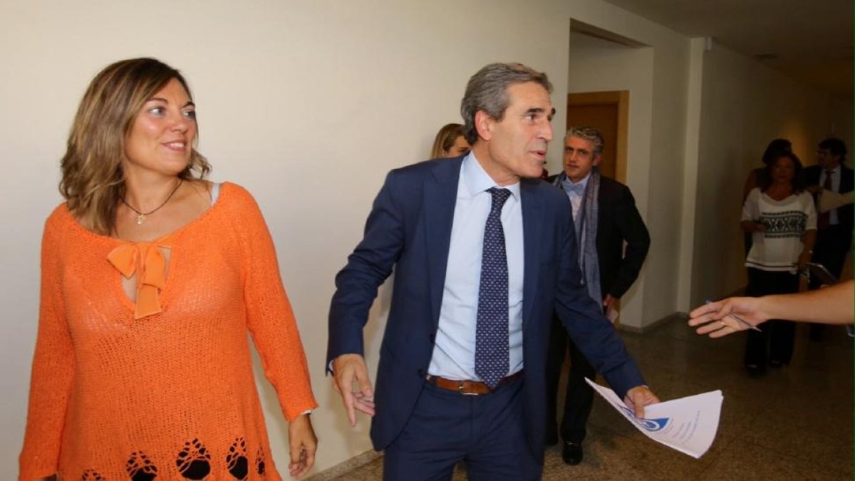 Milagros Marcos y Juan José Sanz Vitorio, instantes antes del Pleno-ICAL