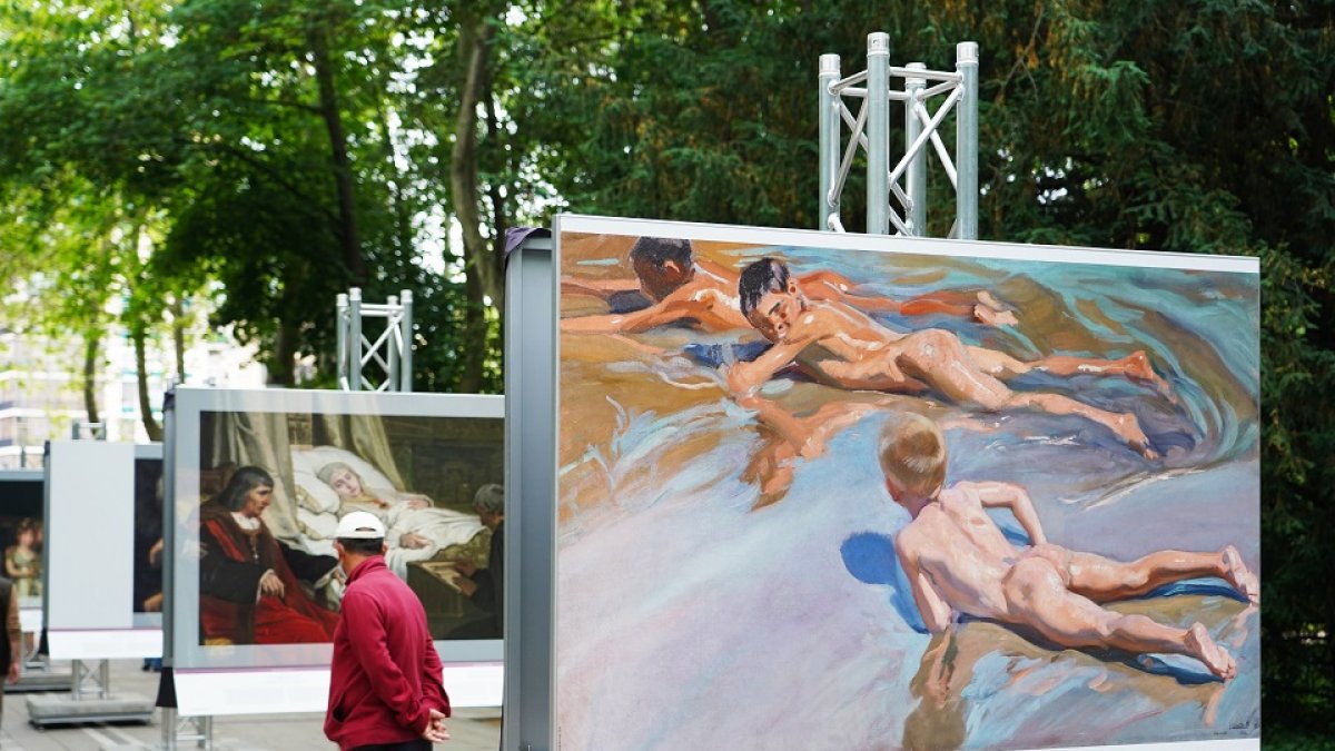 La exposición 'El Museo del Prado en las calles' en el Campo Grande de Valladolid. - ICAL