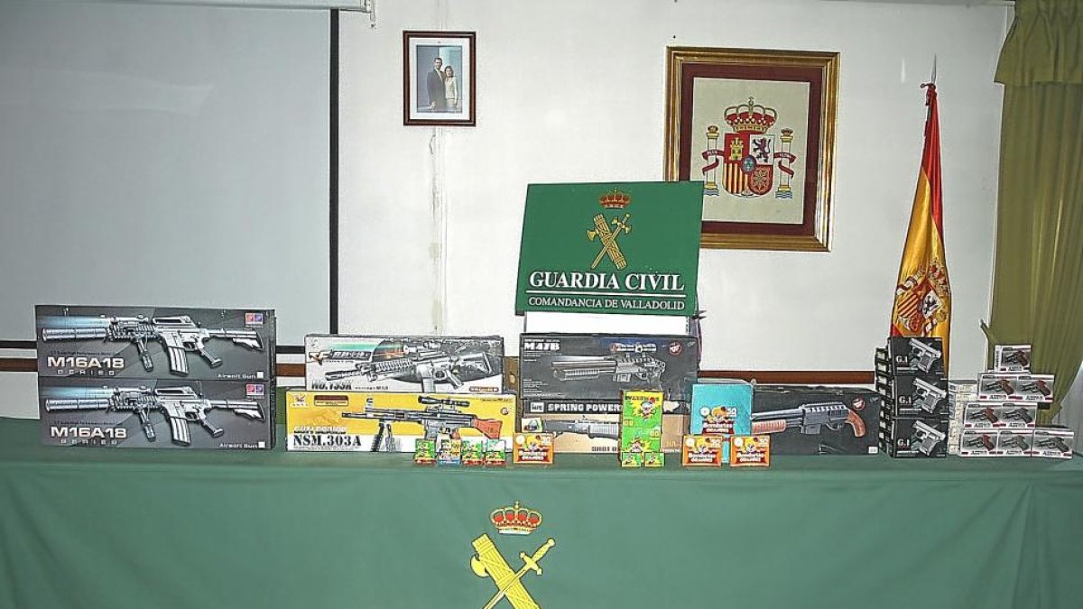 El material inacutado por la Guardia Civil .-ICAL