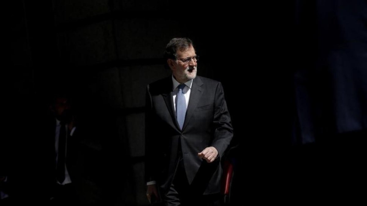 Mariano Rajoy, presidente del Gobierno, sale del Congreso de los Diputados, el pasado 15 de marzo.-JOSE LUIS ROCA