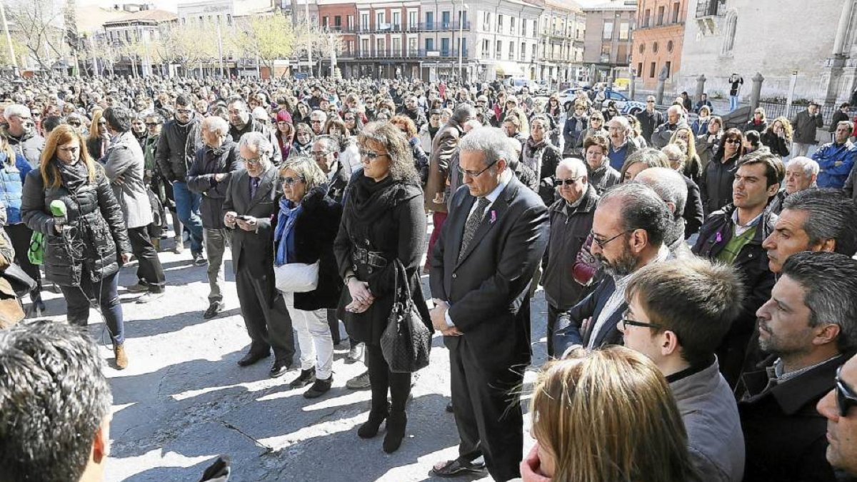 Concentración en la plaza Mayor de Medina tras el asesinato de Henar en marzo-Ical