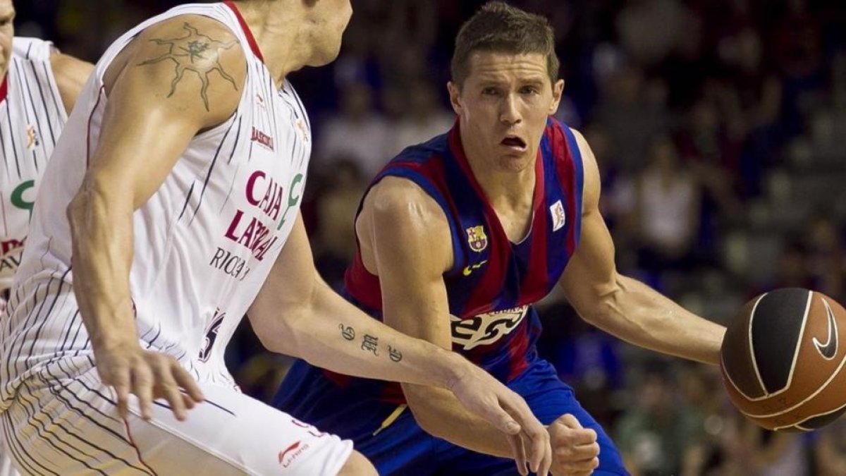 Lakovic, en un partido con el Barça.-JOAN CORTADELLAS