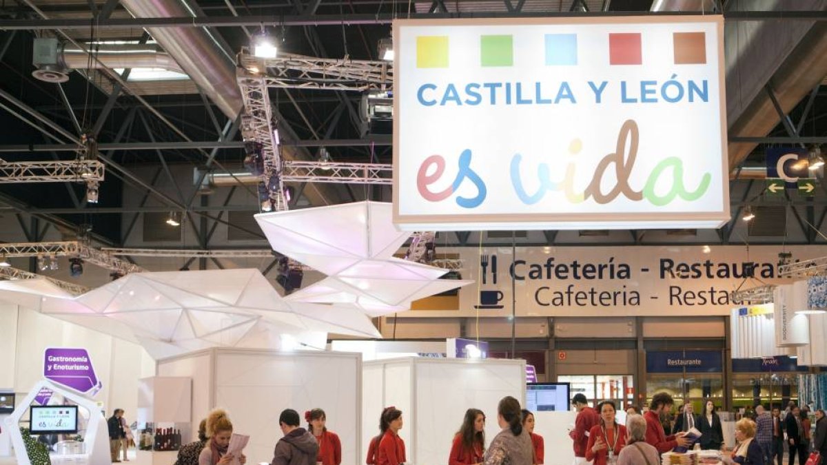 Cartel publicitario de Castilla y León en Fitur-El Mundo