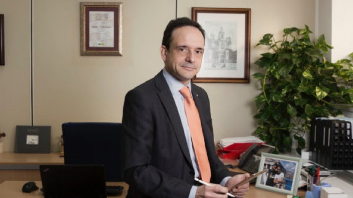 Javier Escribano en una fotografía de perfil profesional cedida por la Cámara de Comercio. E.M