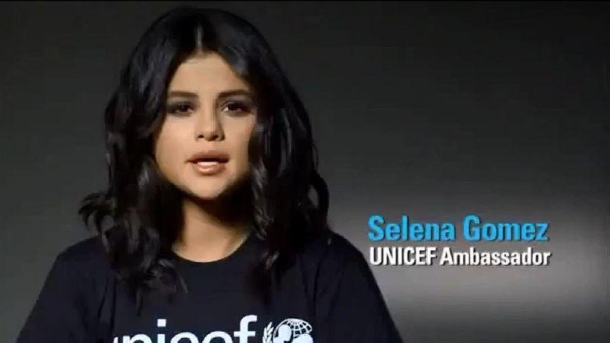 La cantante Selena Gómez posa como embajadora de UNICEF.-