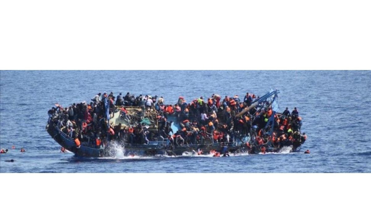 Operación de rescate de inmigrantes frente a la costa de Libia.-REUTERS