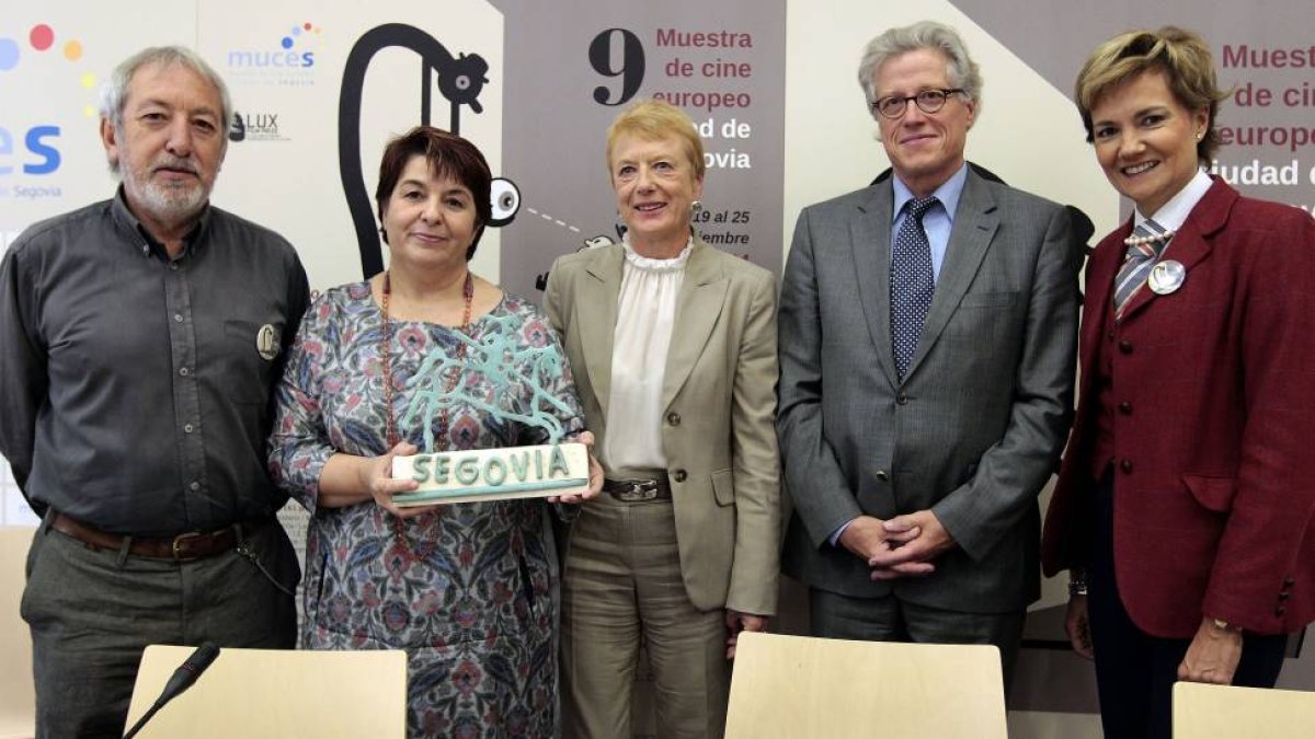 De izquierda a derecha, el director de la Muestra, Eliseo de Pablos; la alcaldesa de Segovia, Clara Luquero; la directora del Goethe-Institut Madrid, Margareta Hauschild; el consejero de Asuntos Culturales de la Embajada de Alemania en España, Peter Platt-Ical