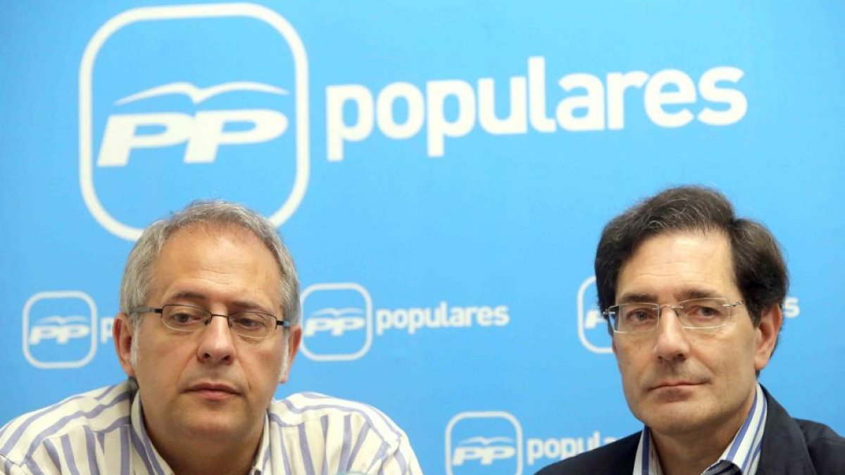 El presidente del Grupo Popular, Antonio Bermejo y el portavoz, Jesús Enríquez en una imagen de archivo-Ical