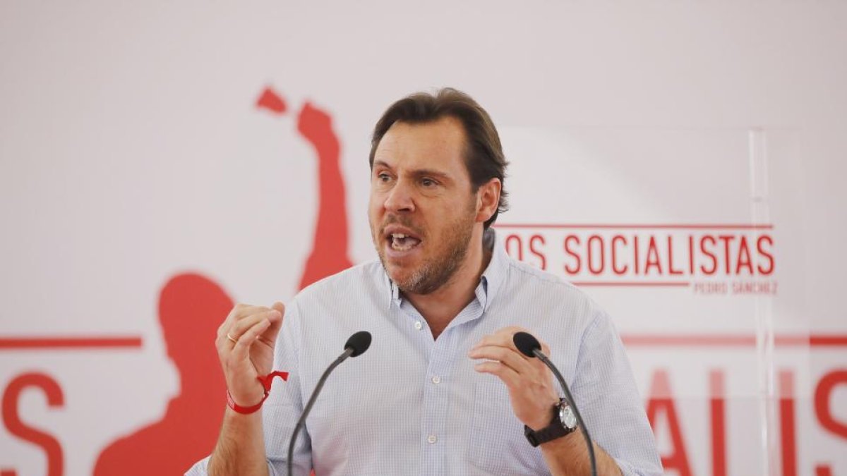 El alcalde de Valladolid, Óscar Puente durante un acto del PSOE con Pedro Sánchez.-JOSE C. CASTILLO