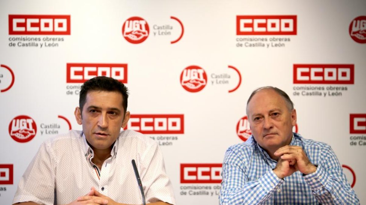 Los secretarios generales de CCOO Castilla y León, Vicente Andrés, y de UGT, Faustino Temprano, presentan las Marchas por las Pensiones.-ICAL
