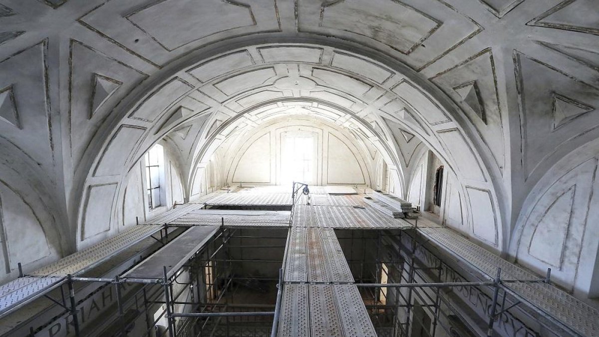 Bóveda de la iglesia delHospital Simón Ruiz, que se transformará en un centro dedicado al desarrollo económico de la villa y su comarca.-ICAL