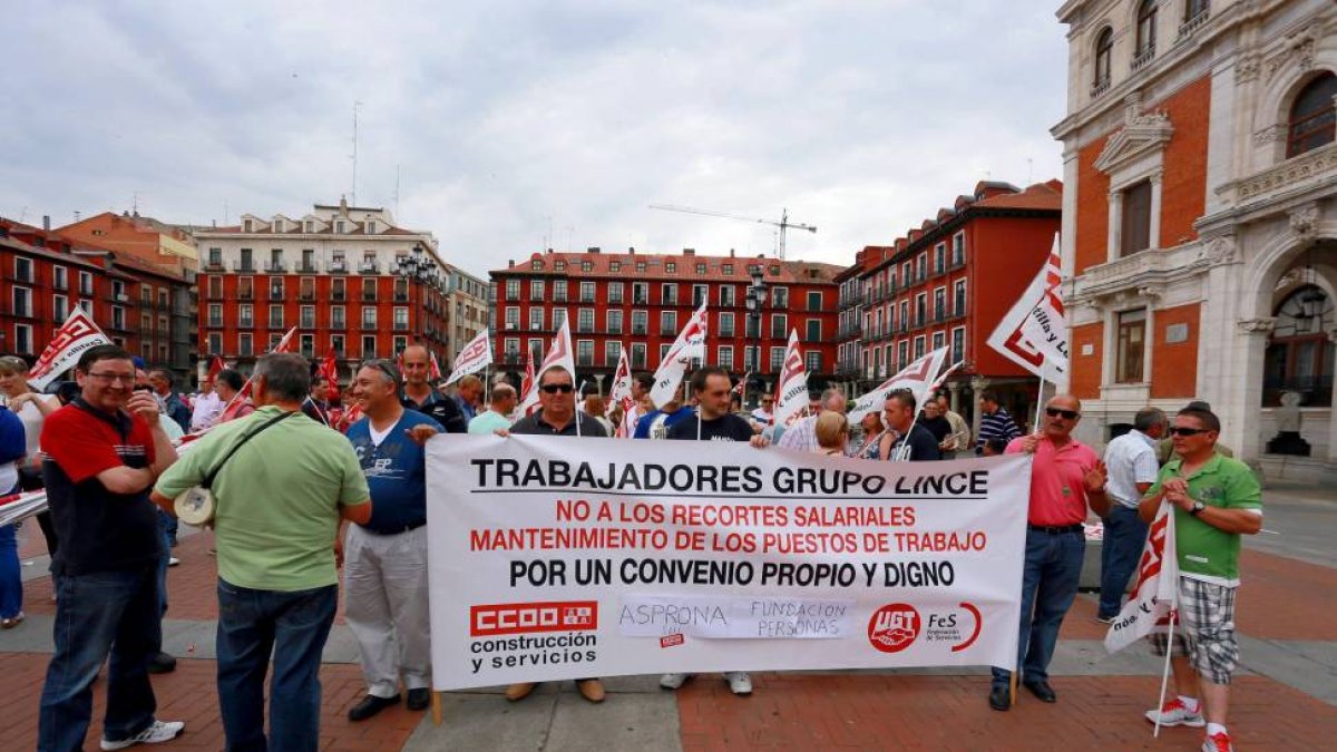 Movilización de los trabajadores de Grupo Lince Asprona SLU para desbloquear el convenio colectivo-Ical
