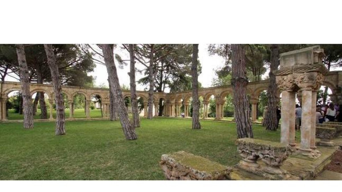 El claustro de Palamós.-JOAN CASTRO / ICONNA
