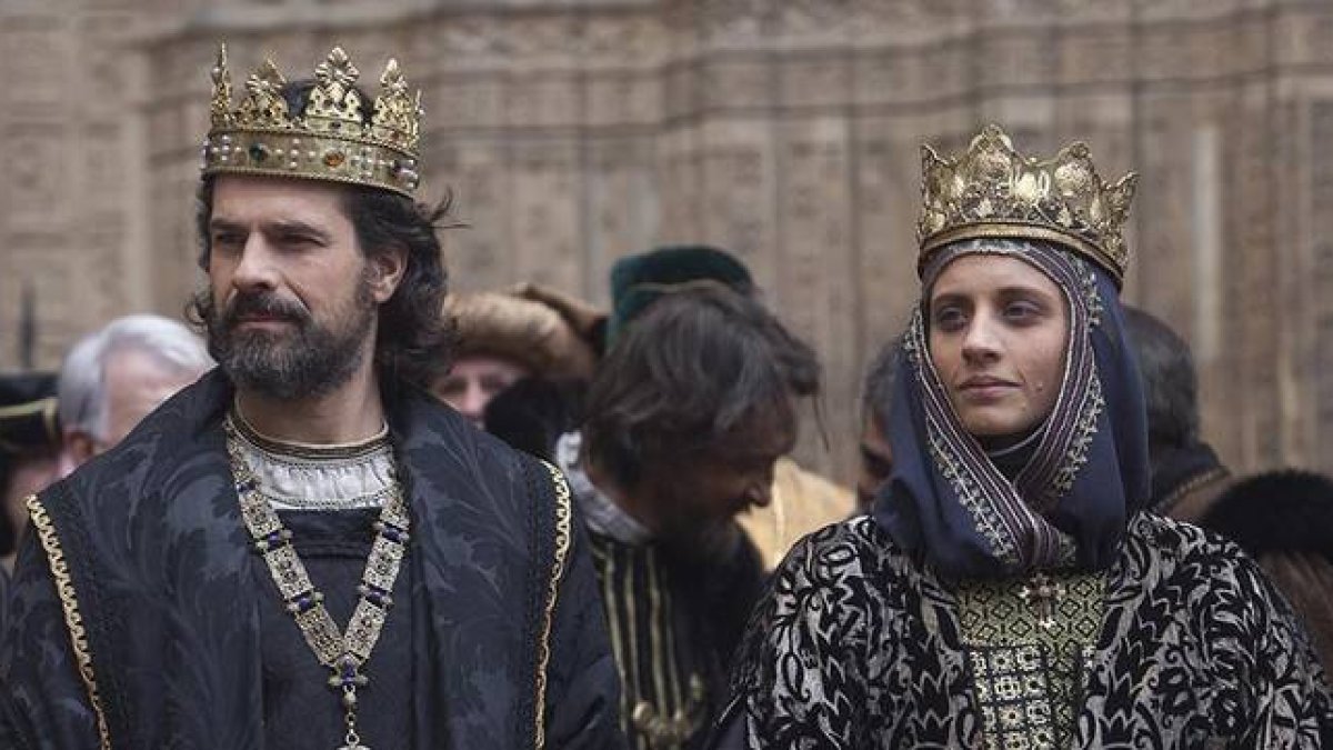 Rodolfo Sancho y Michelle Jenner, protagonistas de la serie de TVE-1 'Isabel'.-Foto:  RTVE