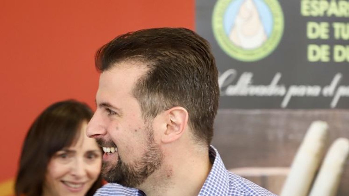 Luis Tudanca visita Tudela de Duero-ICAL