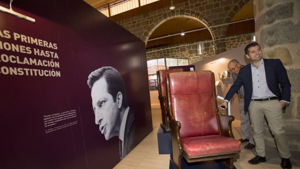 El secretario general del PSOE de Castilla y León y portavoz en la Cortes, Luis Tudanca, realiza una visita de trabajo a Cebreros (Ávila), donde visitó el MAST Museo Adolfo Suárez y la Transición-Ical
