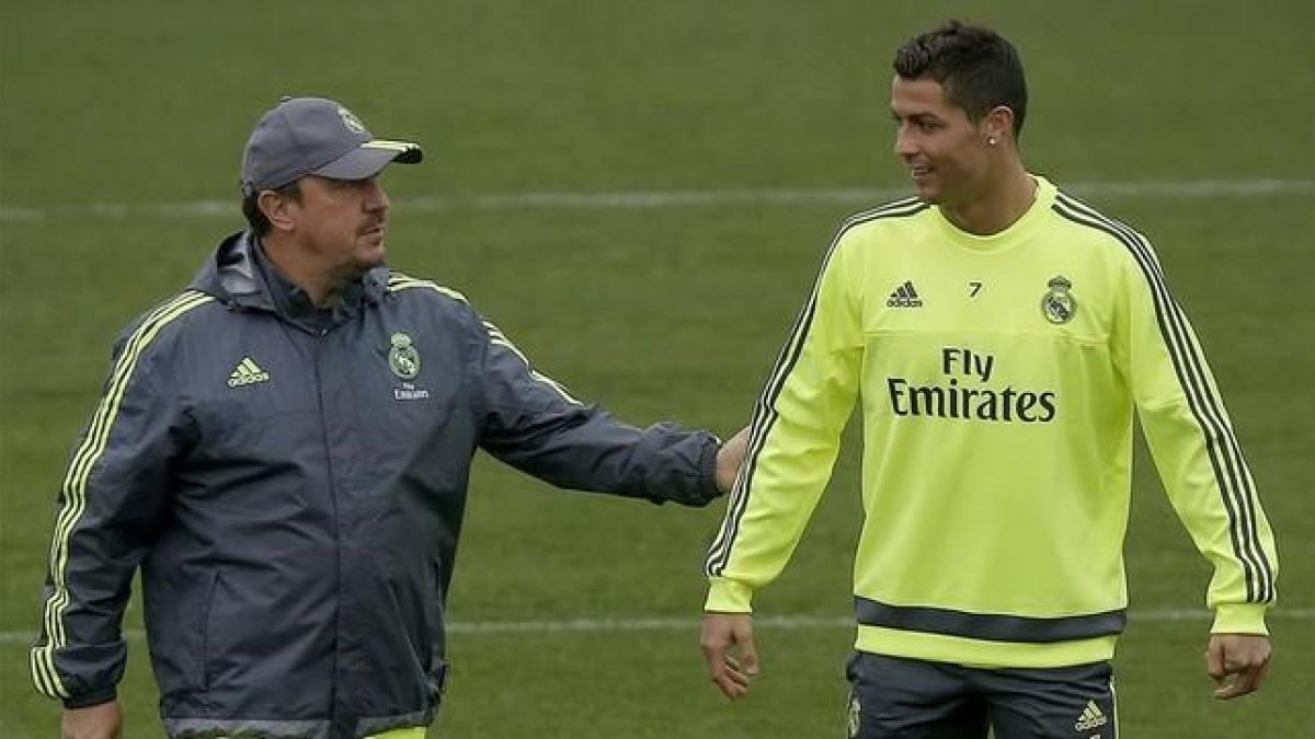 Benítez y Cristiano Ronaldo en un entrenamiento del Madrid en diciembre.-JOSÉ LUIS ROCA
