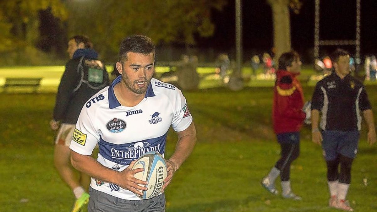 Matthew Axtens, ayer, en su primer entrenamiento en Pepe Rojo. P-PABLO REQUEJO