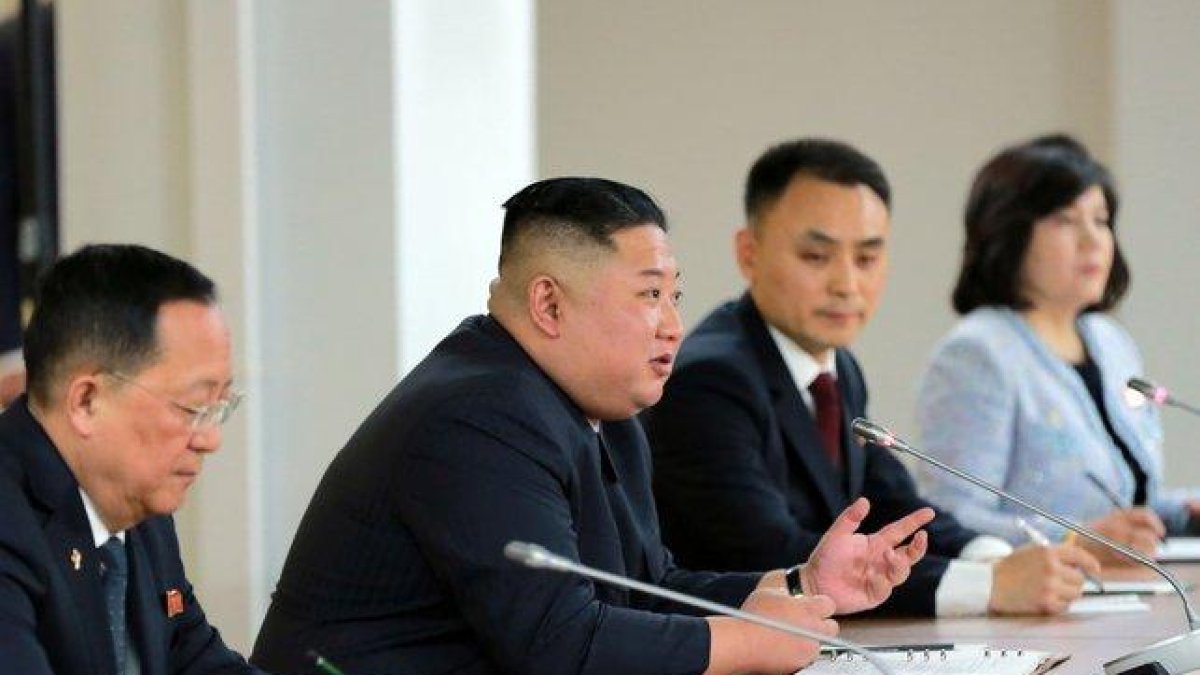 Kim Jong-un en una rueda de prensa luego de su encuentro con Vladimir Putin.-REUTERS