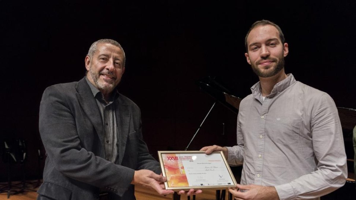 Manuel Aguilar, presidente de la Fundación SGAE, con el vallisoletano Abel Paúl.-E.M.