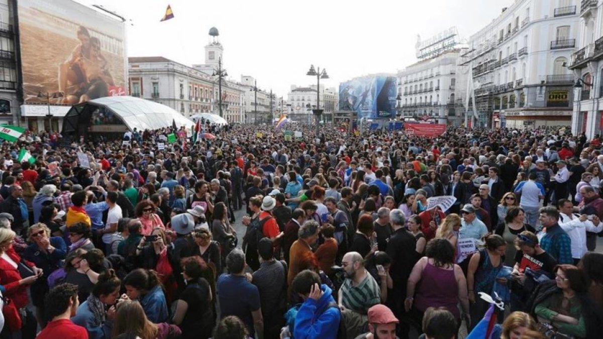 La manifestación del 15M a su llegada a la Puerta del Sol.-DAVID CASTRO