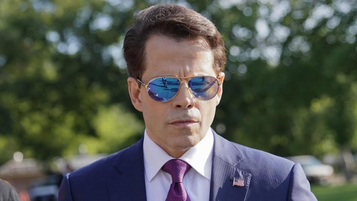 Scaramucci camina por el recinto de la Casa Blanca, el 25 de julio.-AP / PABLO MARTINEZ MONSIVAIS