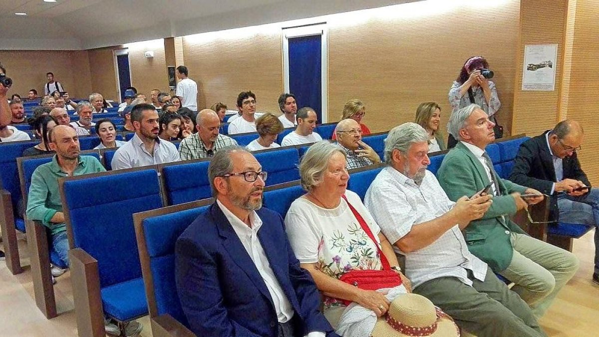 Imagen de archivo de la sala donde se va a celebrar el congreso de historia de la montaña palentina.-E. M.