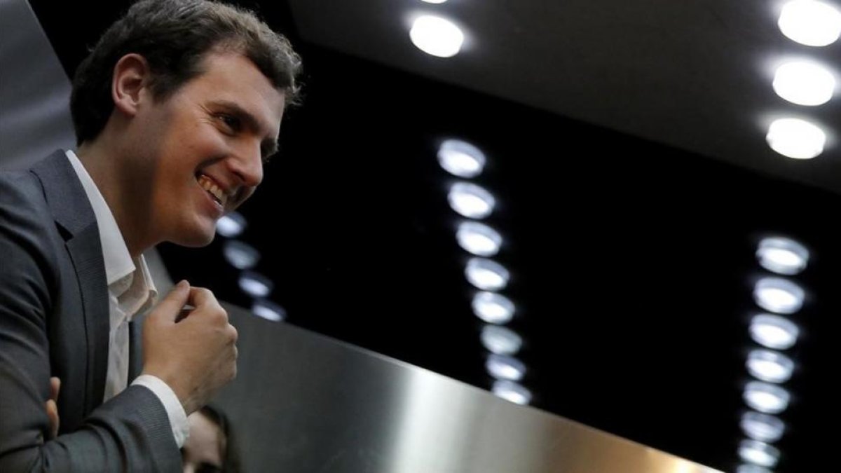 El líder de Ciudadanos, Albert Rivera, en una reciente rueda de prensa.-JOSE LUIS ROCA