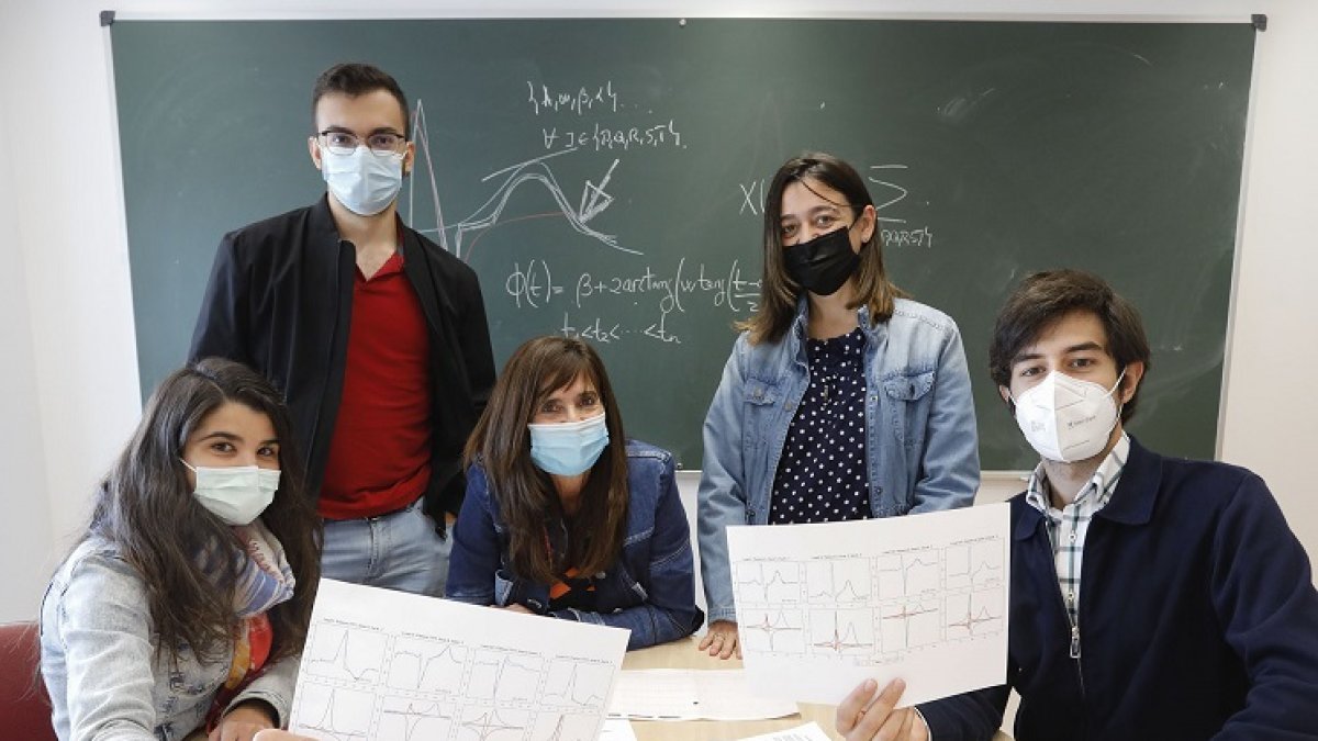 JUAN MIGUEL LOSTAU.  22/09/2021.  VALLADOLID. COMUNIDAD DE CASTILLA Y LEÓN. CRISTINA RUEDA CON SU EQUIPO EN LA FACULTAD DE CIENCIAS.